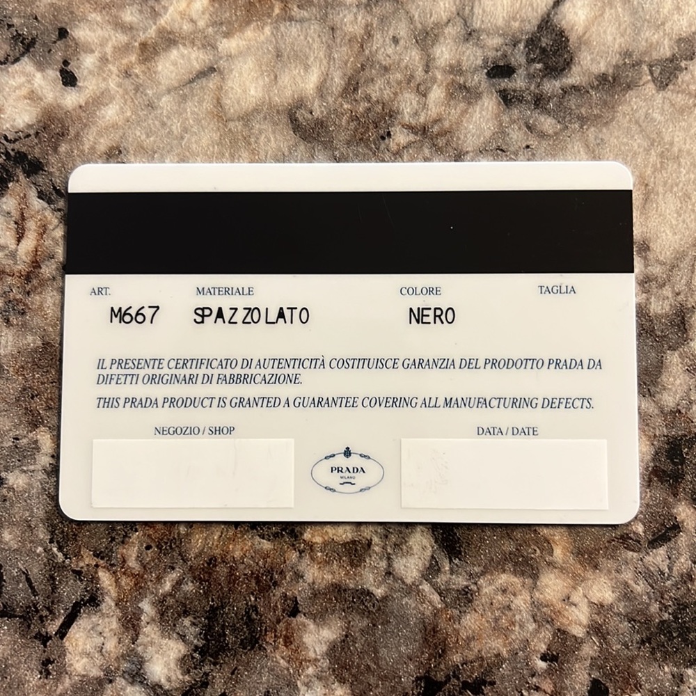 Prada Wallet - Picture 4 of 5